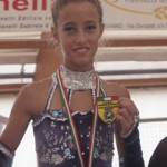 Dana esibisce lo scudetto di "Campionessa Regionale U.I.S.P."