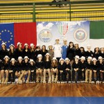 IL TEAM VERDE ROSA POSA PER UNA FOTO RICORDO PRIMA DELLO SHOW