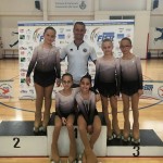 ivan-bovara-con-le-atlete-della-categoria-giovanissimi-a-e-b